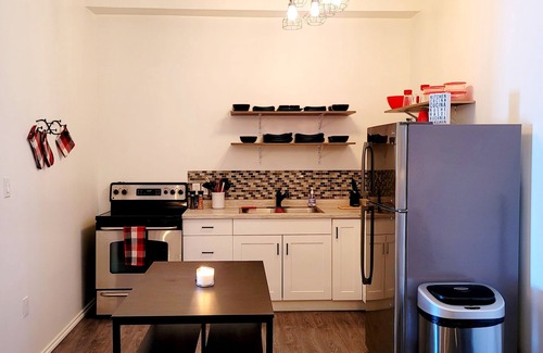 Esterhazy Casa | 2 bedroom suite with laundry & kitchen. Private entrance & parking.