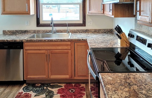 Marshfield Casa | 2-bedroom town-home in Marshfield MONTHLY ~NURSES ~STUDENTS