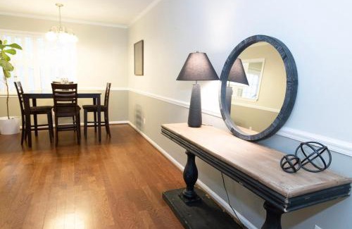 Tuscaloosa Casa | 2 Bedroom Townhouse Retreat 10 min to UA Stadium