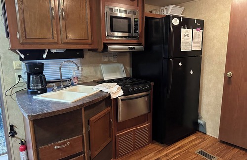 Clarendon Casa | 2 bedroom Trailer at A New Life Ranch LLC - Come ride horses!