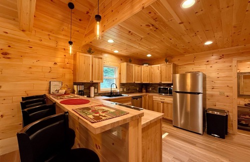 Petoskey Casa | 2-bedroom up north country home with AC, WiFi, near Petoskey. Pet free.
