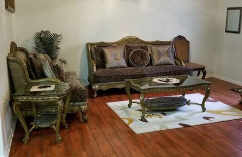 Woodmore Apartamento | 2 Bedroom Upscale Basement Apartment