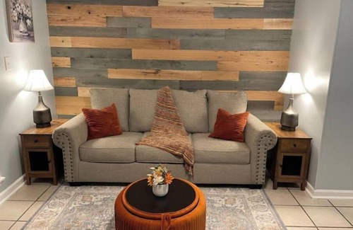 New Roads Casa | 2-bedroom vacation home