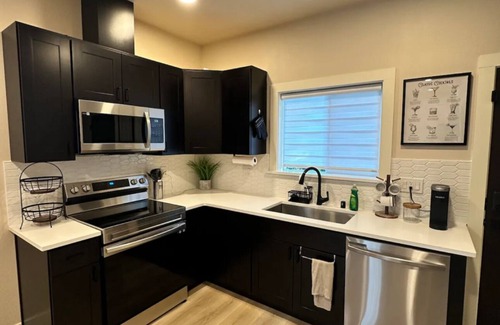 Vancouver Casa | 2-bedroom vacation home just 13 minutes drive to Moda Center