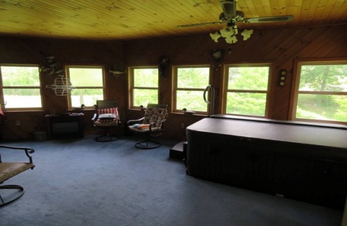 Reelsville Casa | 2-bedroom vacation home minutes away from Greencastle and Depauw campus