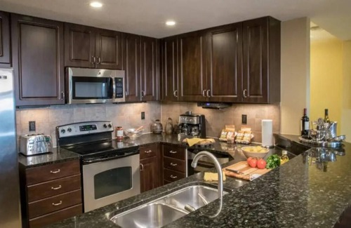 Florida Central Atlantic Coast Complejo | 2 bedroom villa, sleeps 8. 5 minutes to the theme parks.