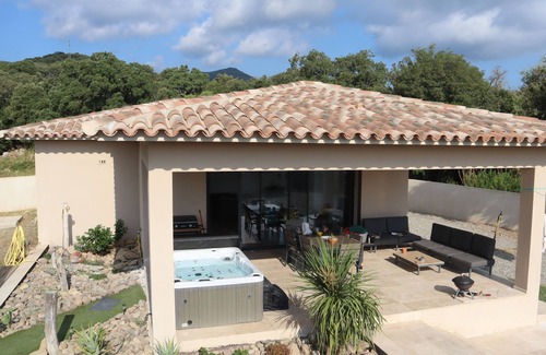 Ventiseri Casa | 2-bedroom villa with pool and spa