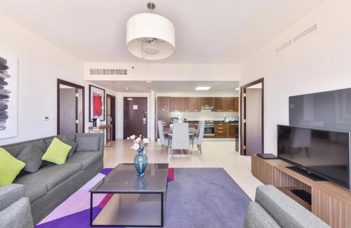 Al Satwa Apartamento | 2 Bedroom w/ Infinity Pool Near DWTC