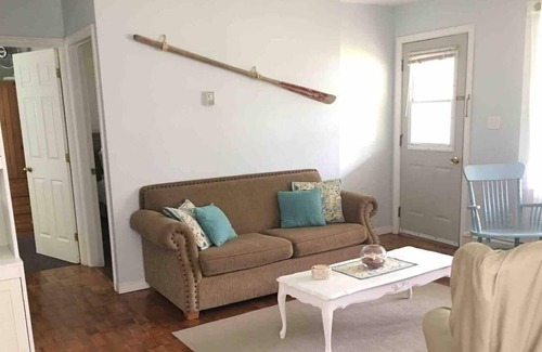 Gaspereaux Cabaña | 2 Bedroom Waterfront Cottage