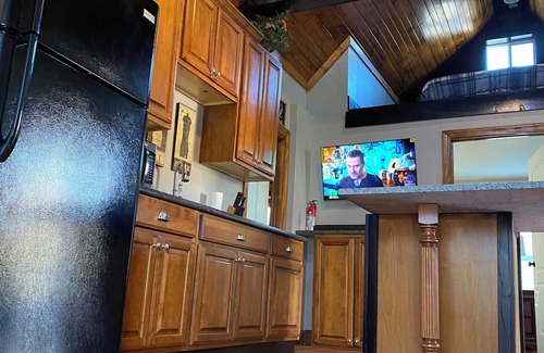 La Follette Casa | 2-bedroom with a loft . Only a block away from the ATV/hiking trails !!!
