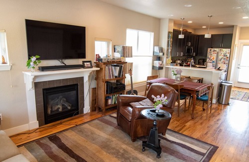 Wonderland Lake Casa | 2 Bedroom with dedicated office space at base of foothills and trails