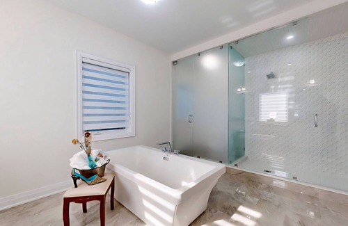 Vaughan Casa | 2 bedroom with ensuite near Klienburg Ontario