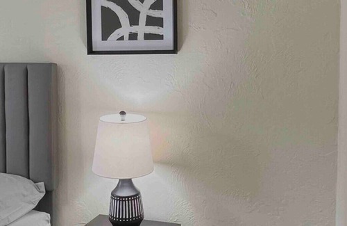 Central Oklahoma City Apartamento | 2 bedroom with fenced yard near the ZOO