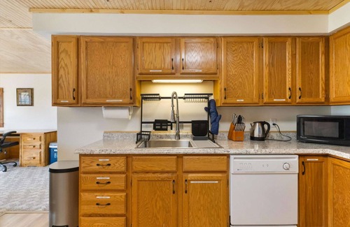Gardiner Casa | 2 bedroom with hot tub near Yellowstone