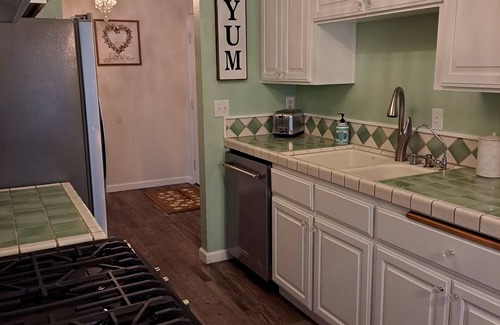 Humboldt Hill Casa | 2 bedroom with private hot tub, I studio with private hot tub separate units.