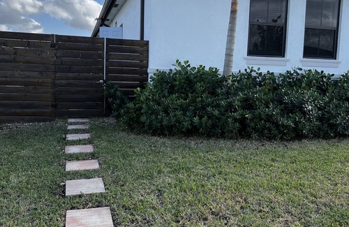 Goulds Casa | 2 Bedrooms 1 Bath Guest Suite, on your way to Florida Keys