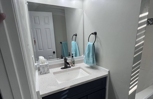 Southwest Raleigh Casa | 2 bedrooms 1 bath House 3 Miles to hwy 440.