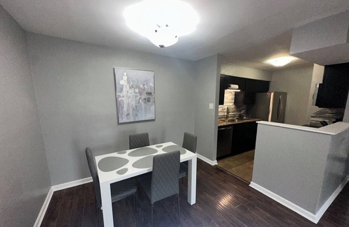 Midland Apartamento | 🏡 2 bedrooms, 1 bathroom 🛁 cozy, modern apartment. With sofa bed 🛋️