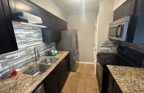 Midland Apartamento | 🏡 2 bedrooms, 1 bathroom 🛁 cozy, modern apartment. With sofa bed 🛋️