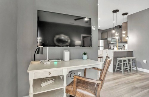 University Heights Apartamento | 2-Bedrooms-2-Balconies-Walk-2-Everything-W/D