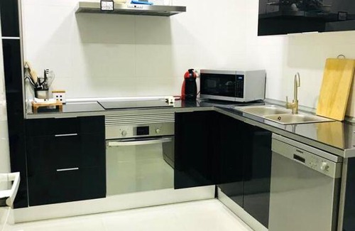 Aguadulce Apartamento | Apartamento de 2 habitaciones en Aguadulce, a 500 m de la playa con vistas a la ciudad, piscina compartida y spa