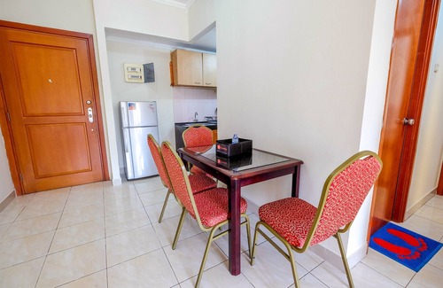 Central Jakarta Apartamento | 2 Bedrooms at Grand Palace Kemayoran Apartment by Travelio