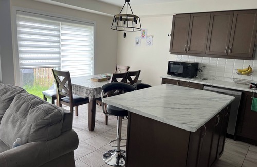 Pickering Casa | 2 Bedrooms in a Charming home for rent in a peaceful community in Pickering