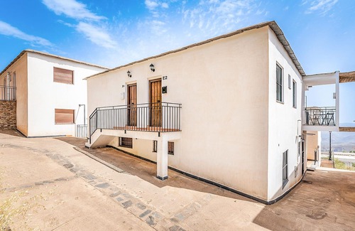 Laroles Casa | Alojamiento de 2 habitaciones en Granada