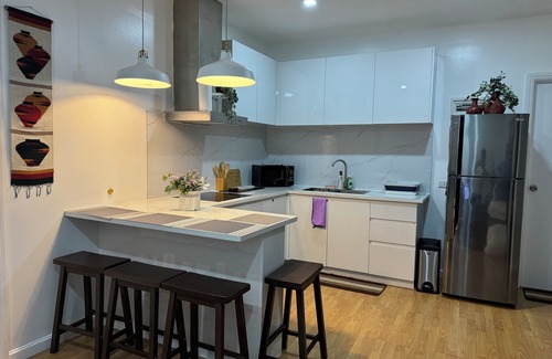 Downtown Apartamento | 2 bedrooms in makati with balcony