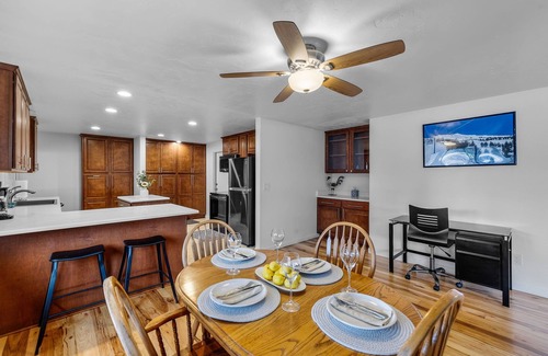 Southeast Bend Condominio | 2 Bedrooms, Private Hot Tub, Media Room, Dog friendly with Yard Space. Unit B