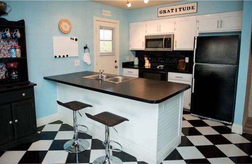 Cottonwood-Verde Village Casa | <Redrock Views><Near Sedona><Hot Tub>