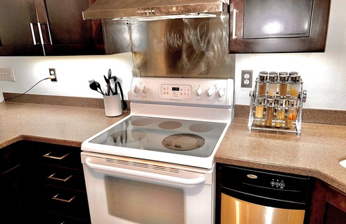 Rabbit Creek Casa | 2 Bedrooms, Sleeps 6-8 with private deck, gym and game room. Near the trails.