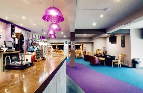 Newquay Chalet De Esquí | 2 Bedrooms, Sleeps 6, Fast WiFi, Pets Ok