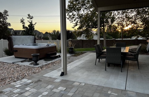 Pleasant Grove Apartamento | 2 Bedrooms, Sleeps 6, Pool, Hot tub, putting green, XBox room