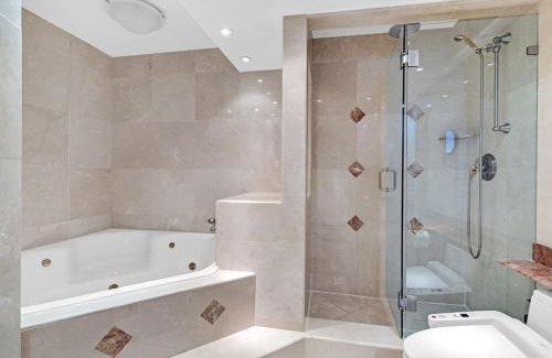 Mid Beach Apartamento | 2 Bedrooms Unit OceanFront Resort The Alexander