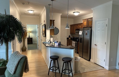 Charleston Condominio | 2 dormitorios con camas de matrimonio y baño privado para ambos.