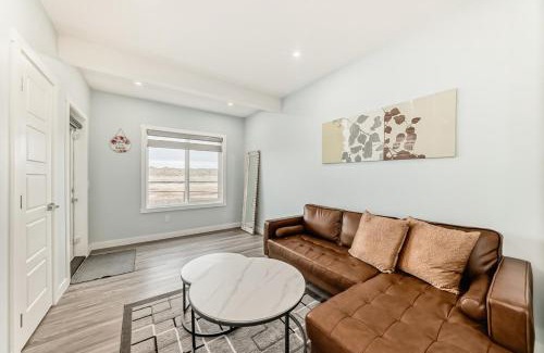 Calgary Apartamento | 2 Beds, 1 bath Walkout Basement