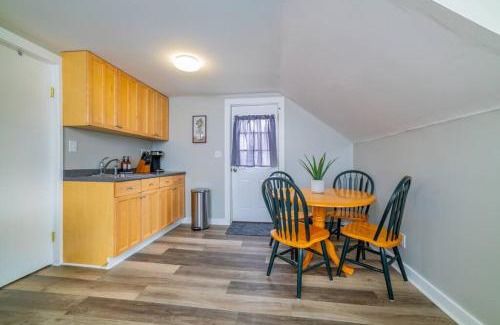 Upper Village Apartamento | 2 beds, trailer parking, direct snow & ATV trail access