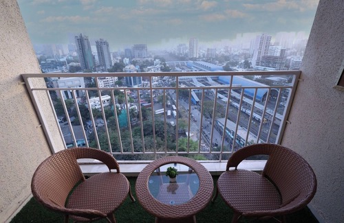 Goregaon East Apartamento | 2 BHK Service Apartment for Family Traveler