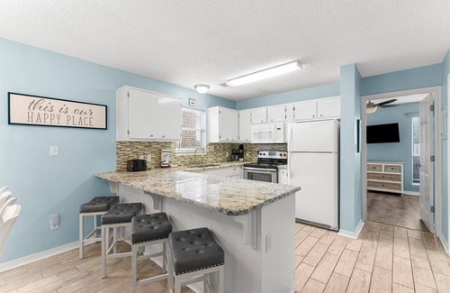 San Juan Casa | 2 Bikes~Walk to the beach & Bike to Seaside! Private Pool!