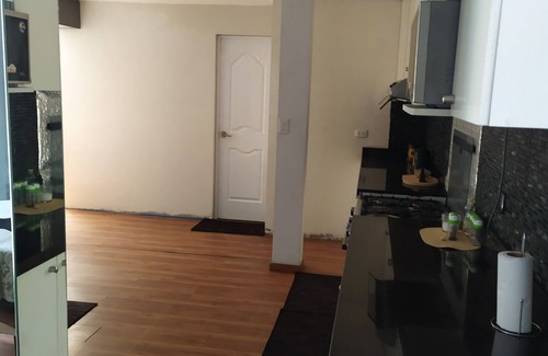 Surquillo Apartamento | A 2 calles de la estacion de Tren, cerca de centros comerciasles