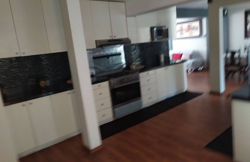 Surquillo Apartamento | A 2 calles de la estacion de Tren, cerca de centros comerciasles