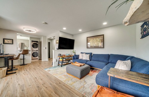 Alki Apartamento | 2 Blocks to Beach Park: Cozy Seattle Townhome