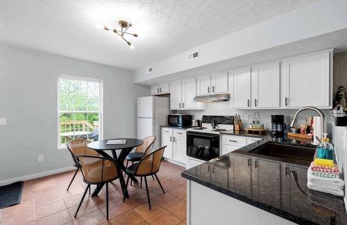 Williamstown Apartamento | Williamstown Getaway - Cozy 2-Bedroom Close to Ark!