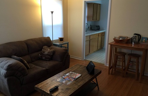 East Sacramento Casa | 2 dormitorios / 1 baño East Sac Guest House cerca del centro y Midtown