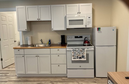 Ellsworth Apartamento | 2 BR 1 Bath w/Full Kitchen Large Apartment in enjoyable Ellsworth with AC, WiFi