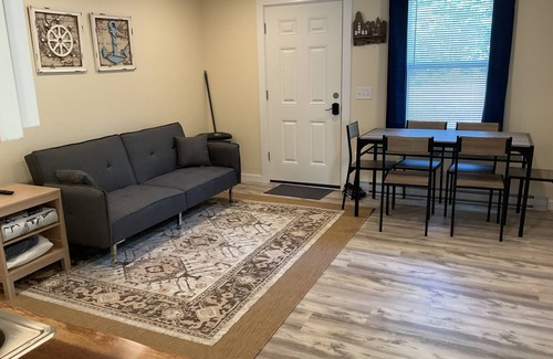 Ellsworth Apartamento | 2 BR 1 Bath w/Full Kitchen Large Apartment in enjoyable Ellsworth with AC, WiFi