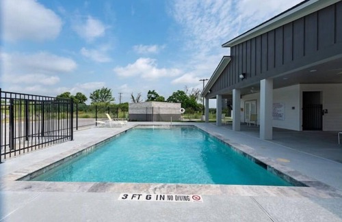 Bryan Condominio | 2 BR/2 Bath Condo; Sleeps 5