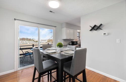 Morgantown Casa | 2 BR/2 bath King-suite townhouse right next to WVU Stadium & Hospital