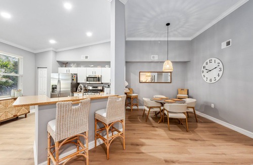 Tarpon Bay Condominio | 2 BR 2 Bath Newly Renovated Condo